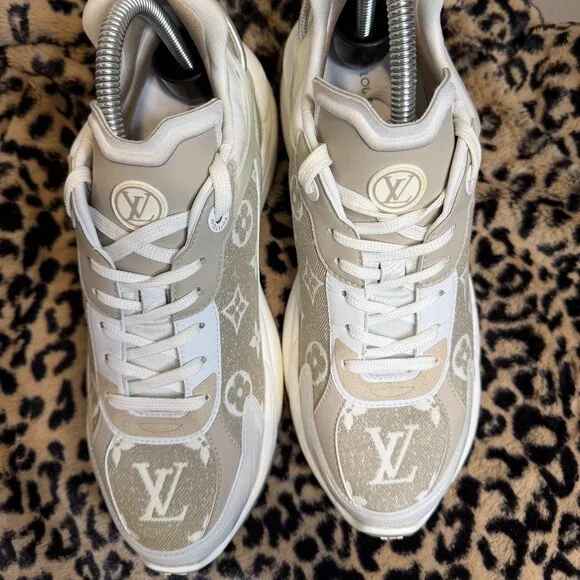 Louis Vuitton LV Run 55 Sneakers 'Beige Monogram White Leather" 39 WMN US 8 lux - Picture 13 of 15